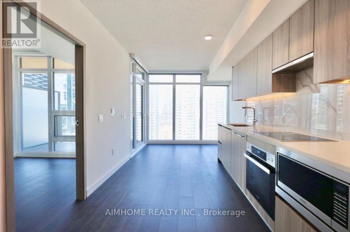 2001 - 1 Concord Cityplace Way, Toronto, ON