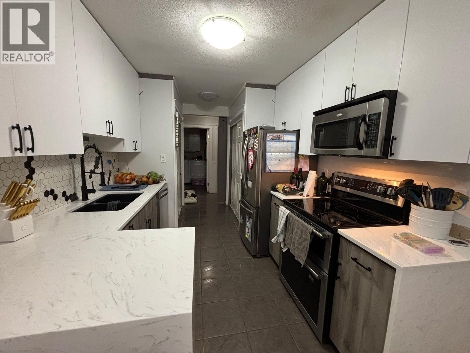 3854 Gordon Drive Unit# 190, Kelowna, BC