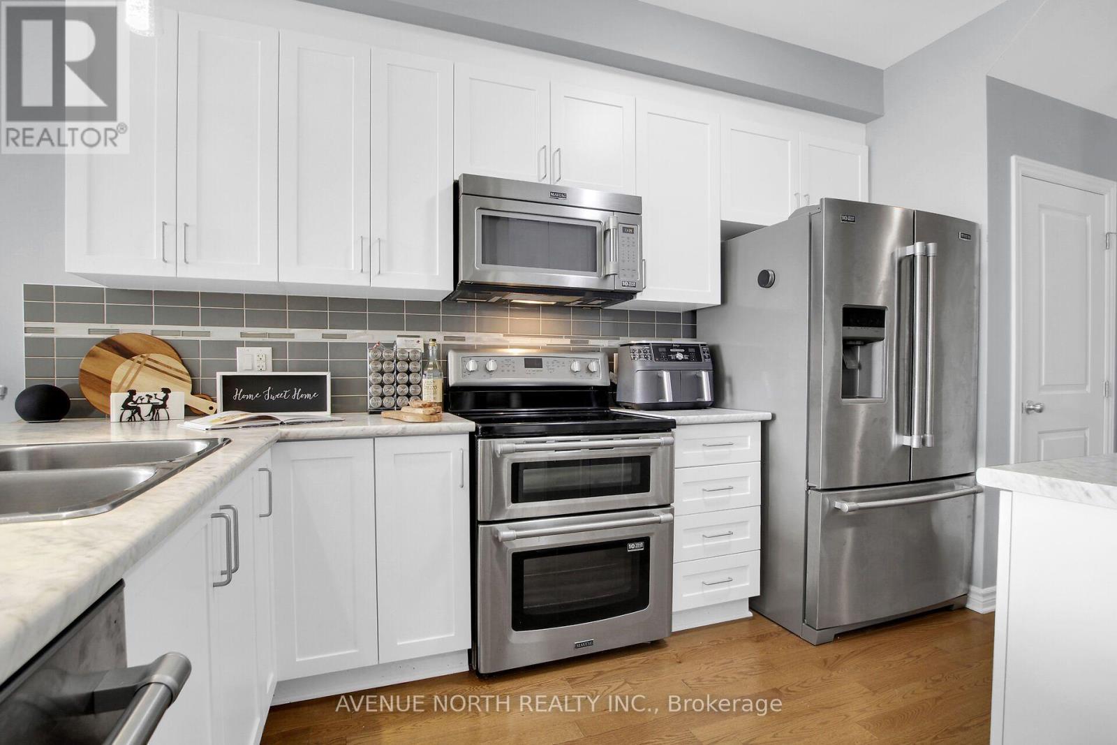 303 Wood Acres Grove, Ottawa, ON