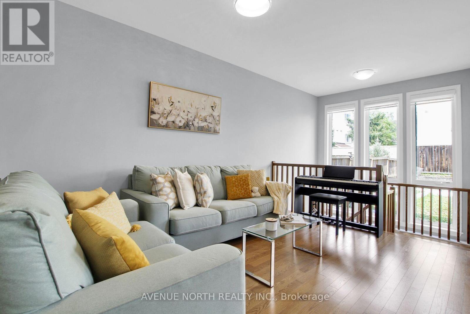 303 Wood Acres Grove, Ottawa, ON