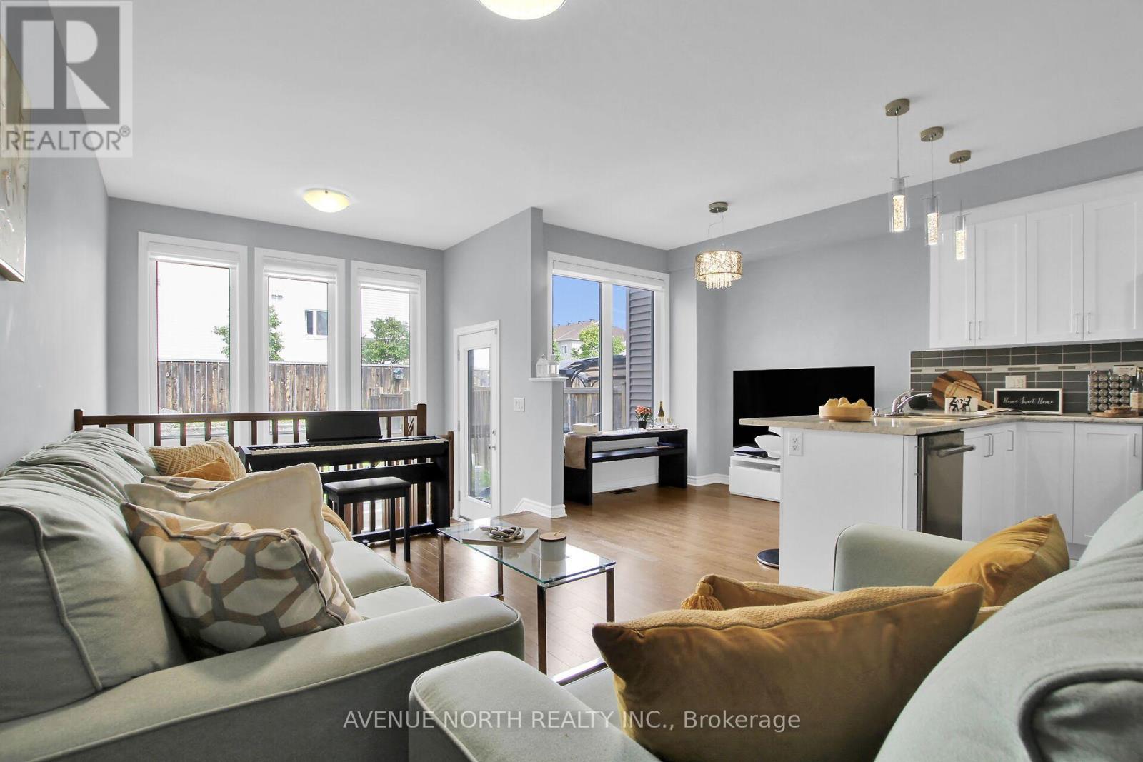 303 Wood Acres Grove, Ottawa, ON