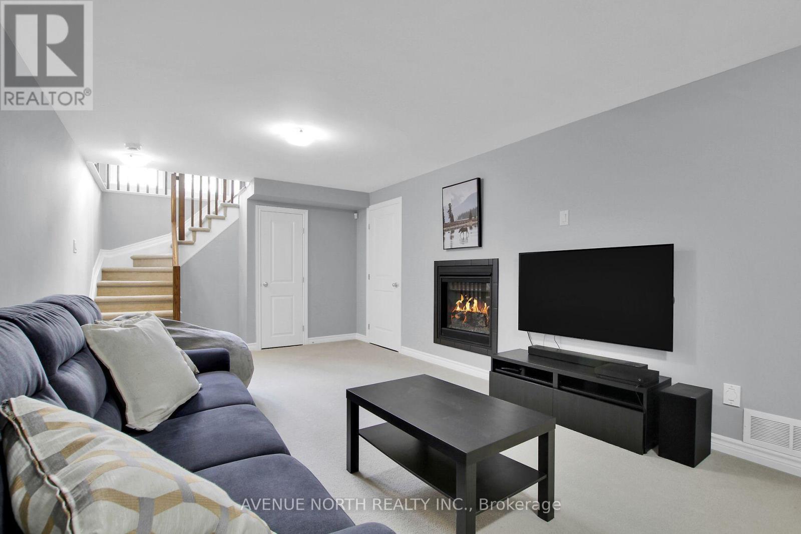 303 Wood Acres Grove, Ottawa, ON