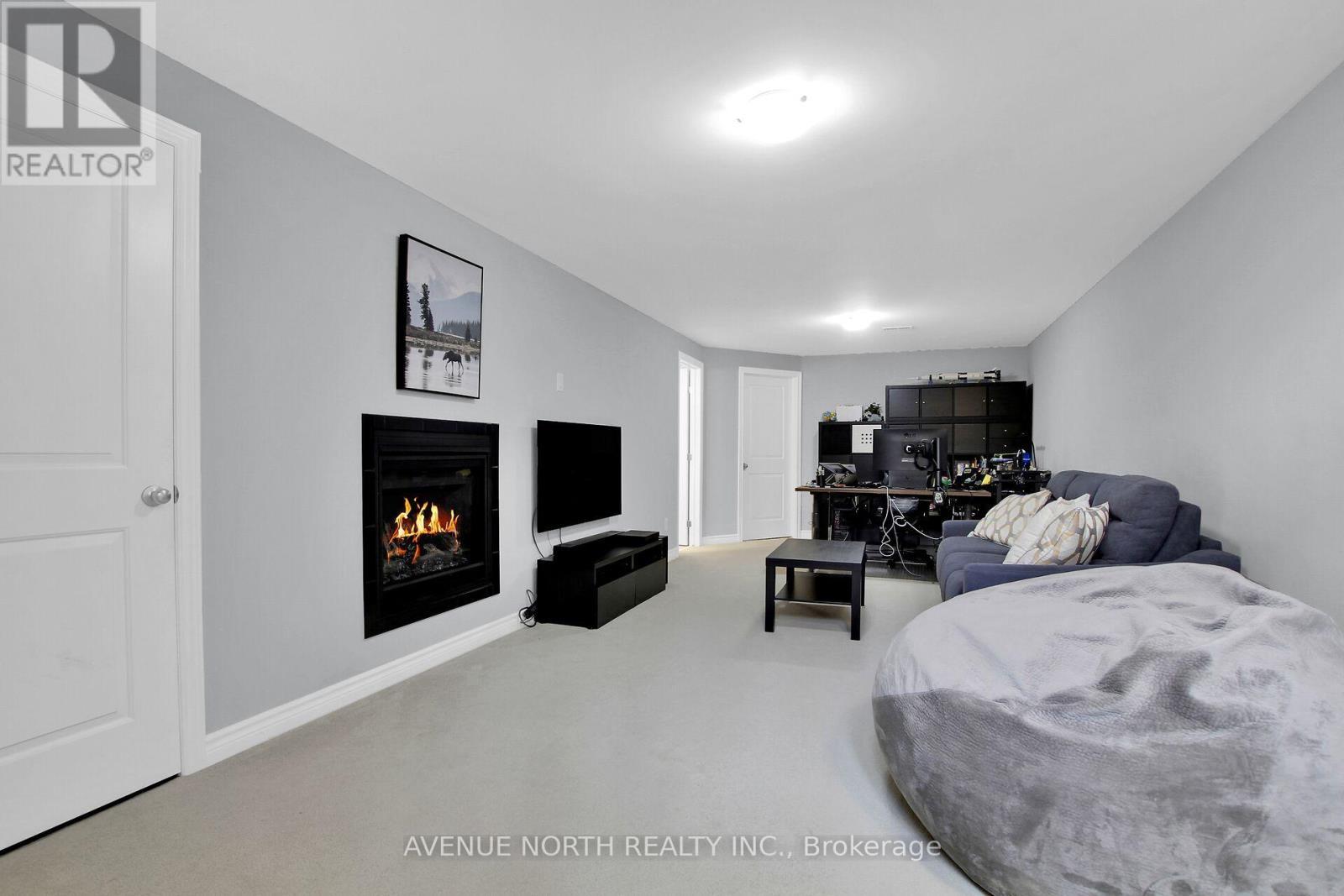 303 Wood Acres Grove, Ottawa, ON