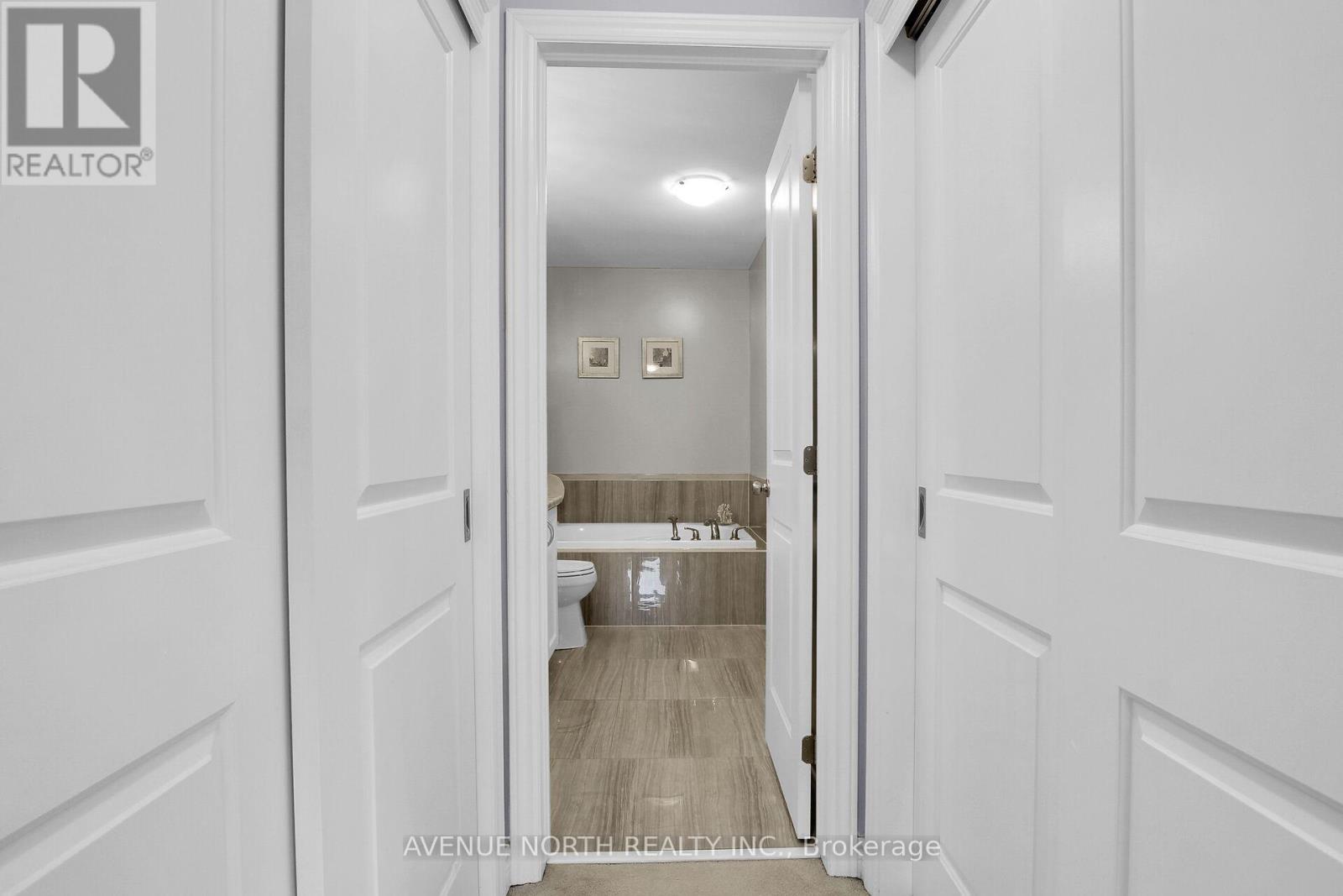 303 Wood Acres Grove, Ottawa, ON