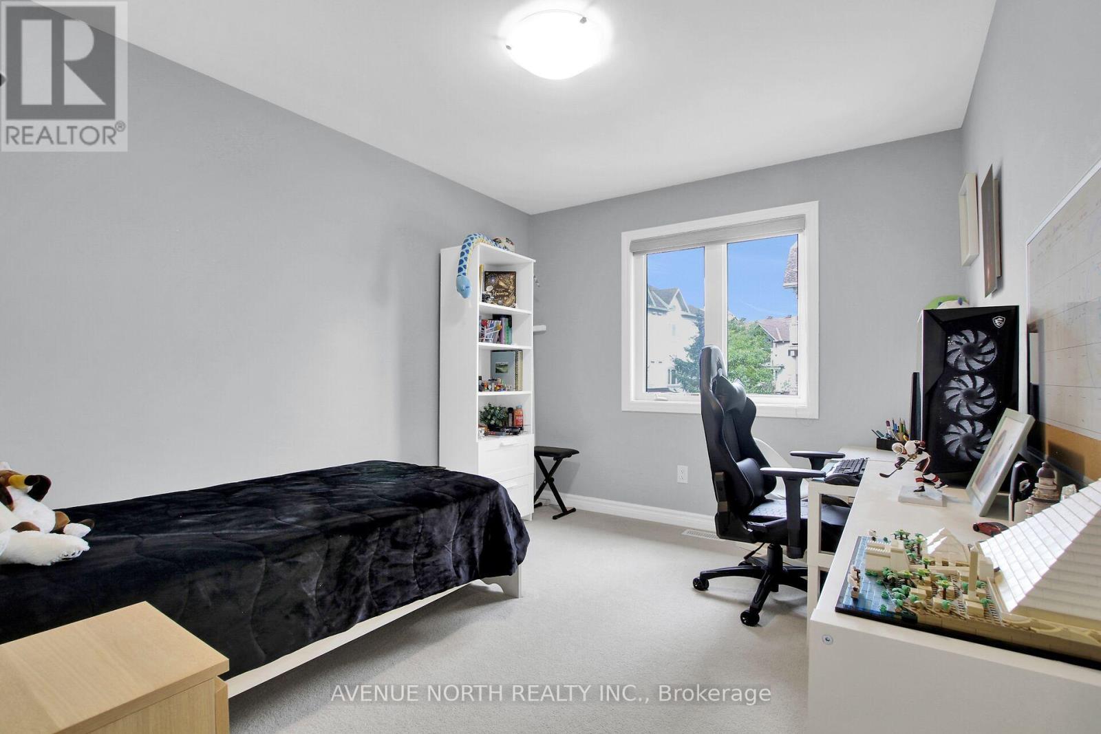 303 Wood Acres Grove, Ottawa, ON