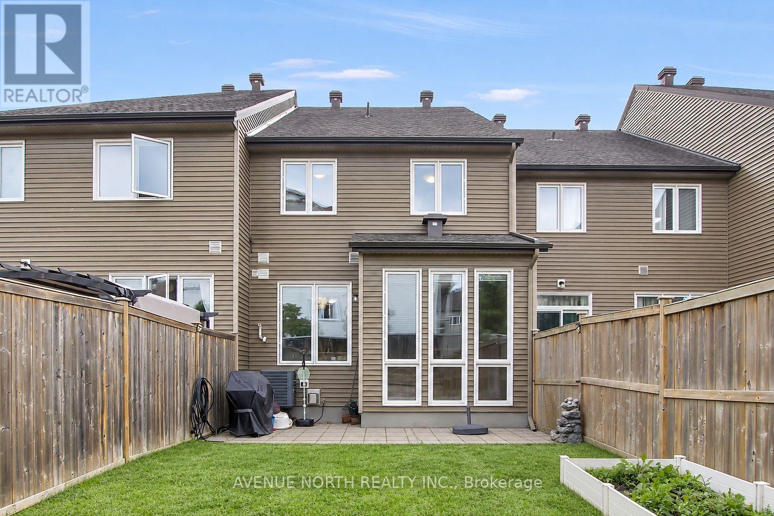 303 Wood Acres Grove, Ottawa, ON