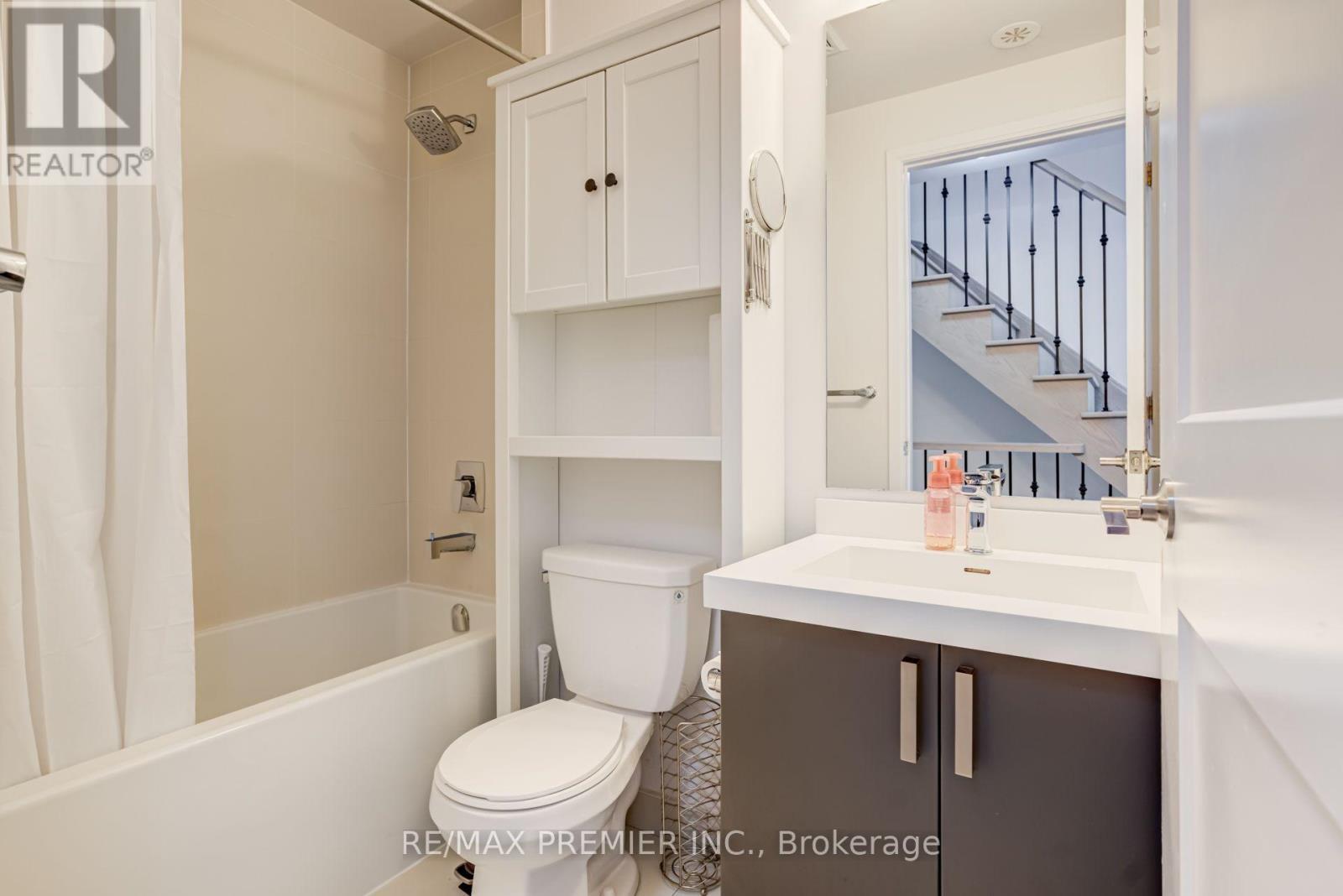 Th 5 - 1010 Portage Parkway, Vaughan, ON