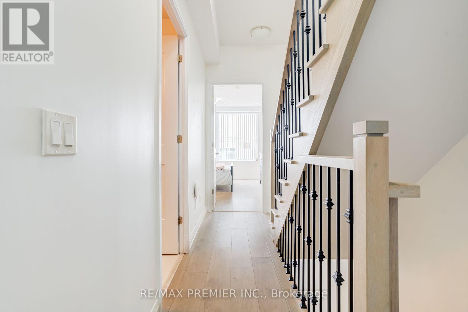Th 5 - 1010 Portage Parkway, Vaughan, ON