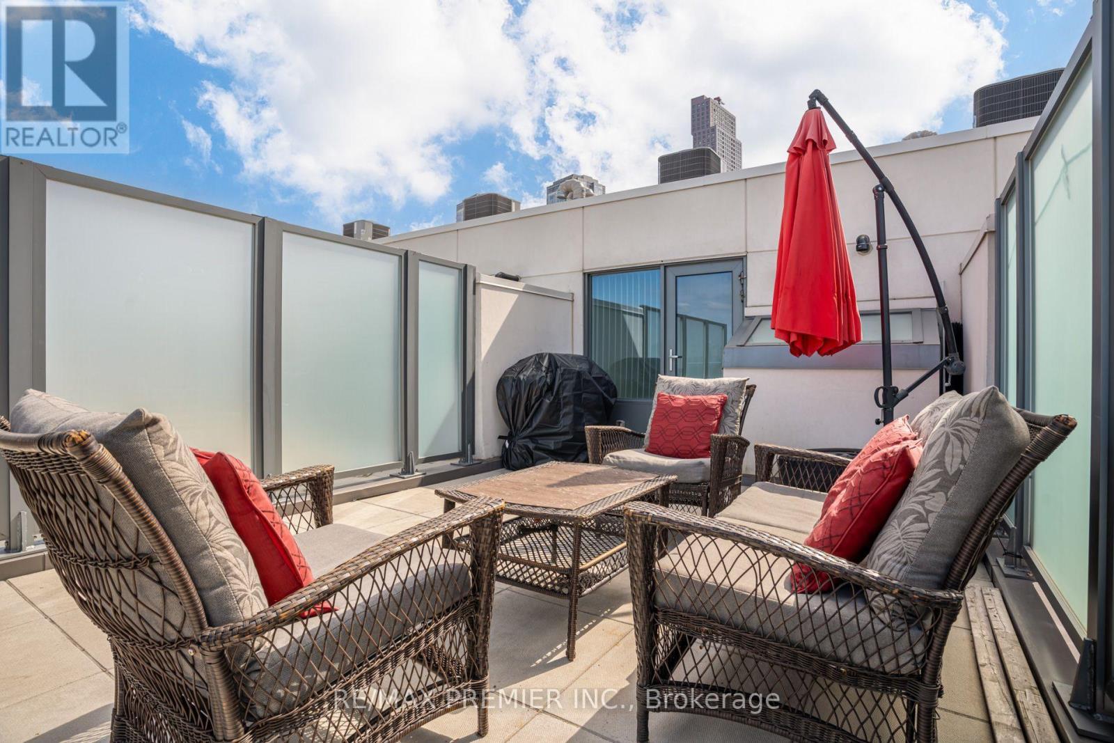 Th 5 - 1010 Portage Parkway, Vaughan, ON