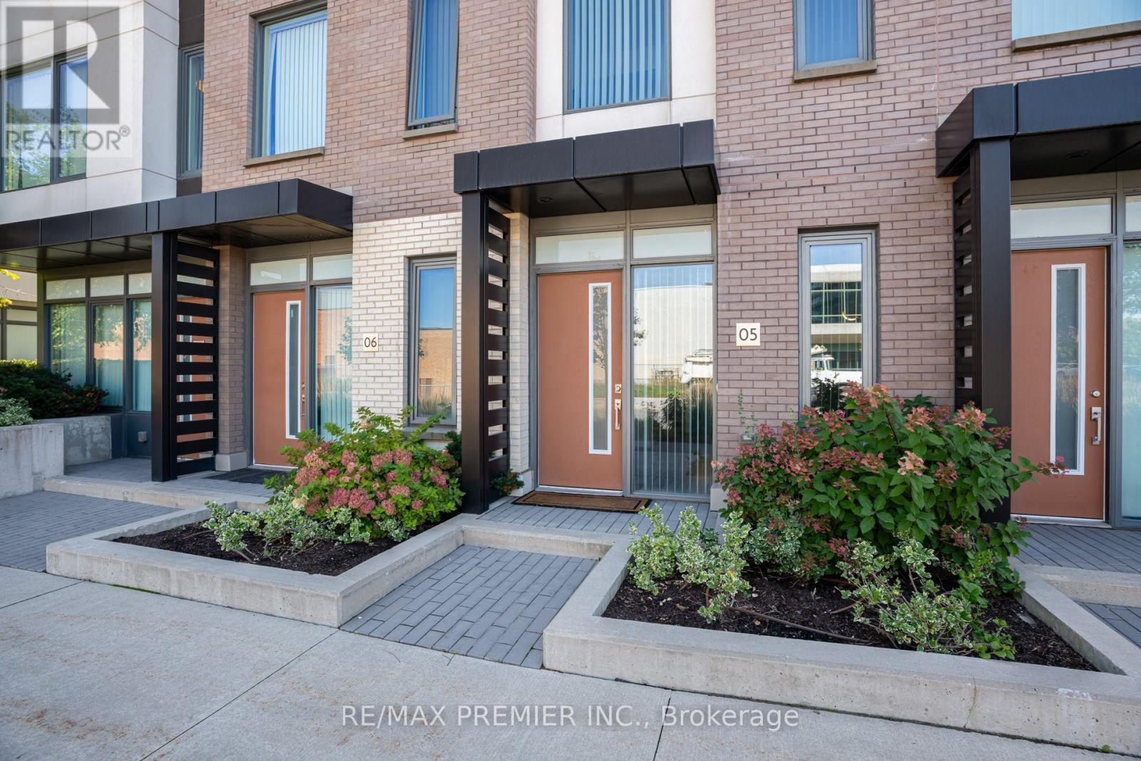 Th 5 - 1010 Portage Parkway, Vaughan, ON