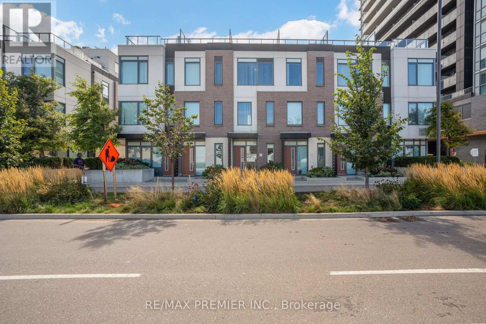 Th 5 - 1010 Portage Parkway, Vaughan, ON