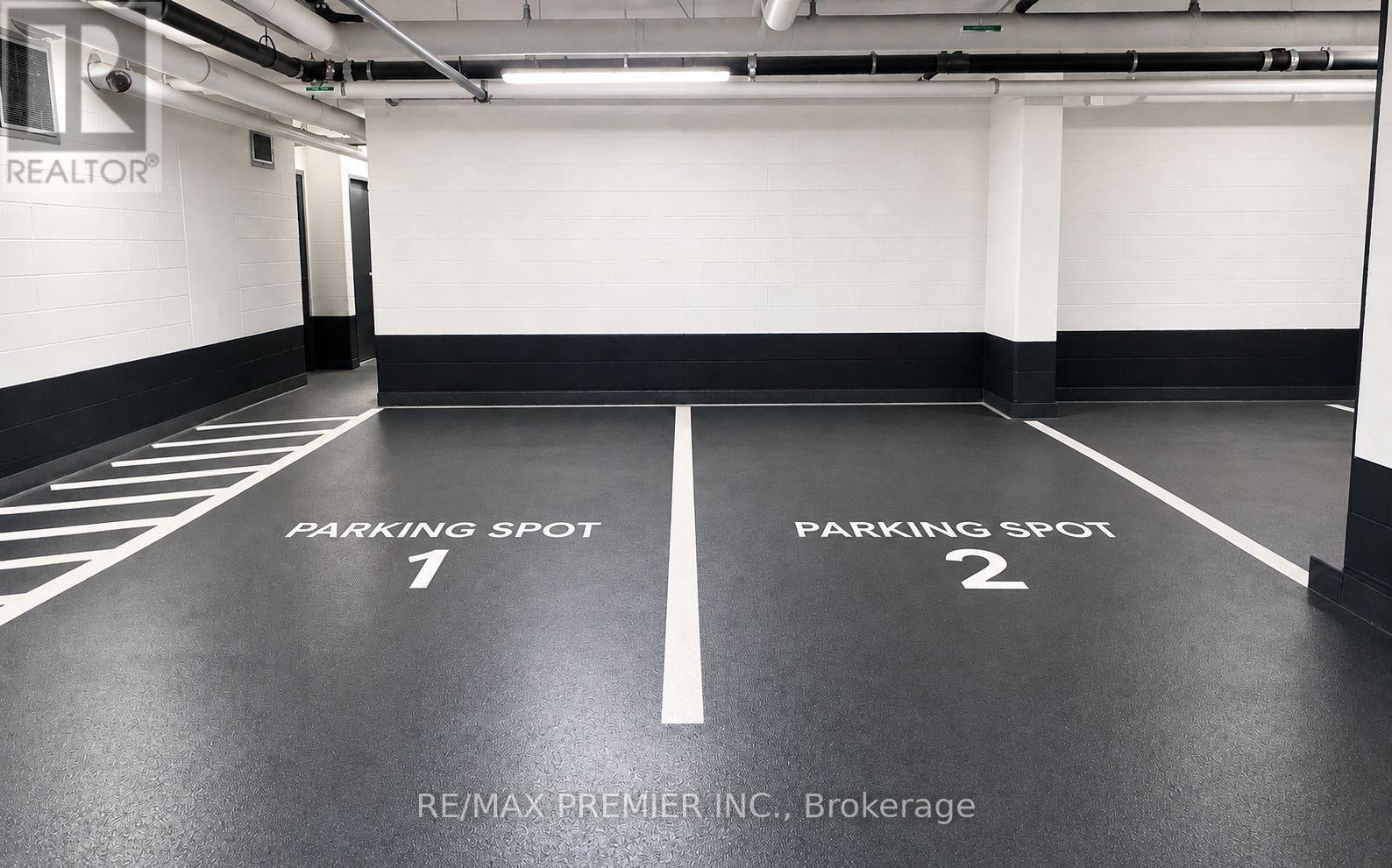Th 5 - 1010 Portage Parkway, Vaughan, ON