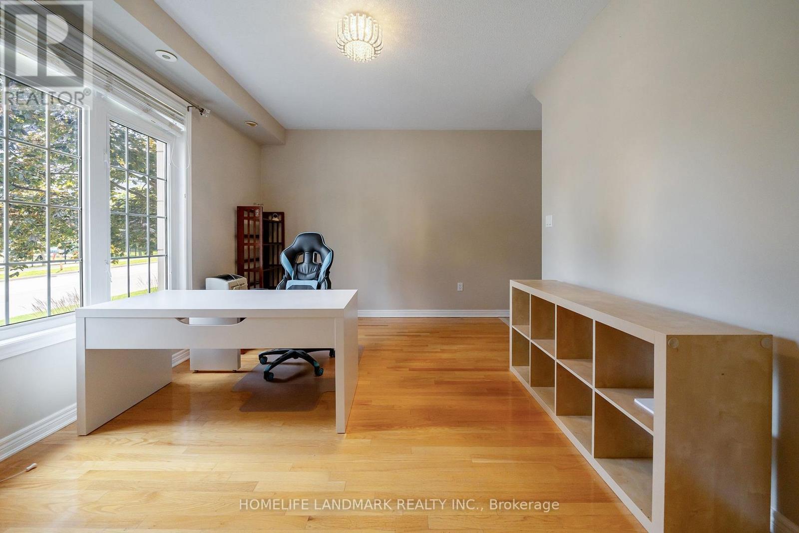 15 - 130 Park Street E, Mississauga, ON