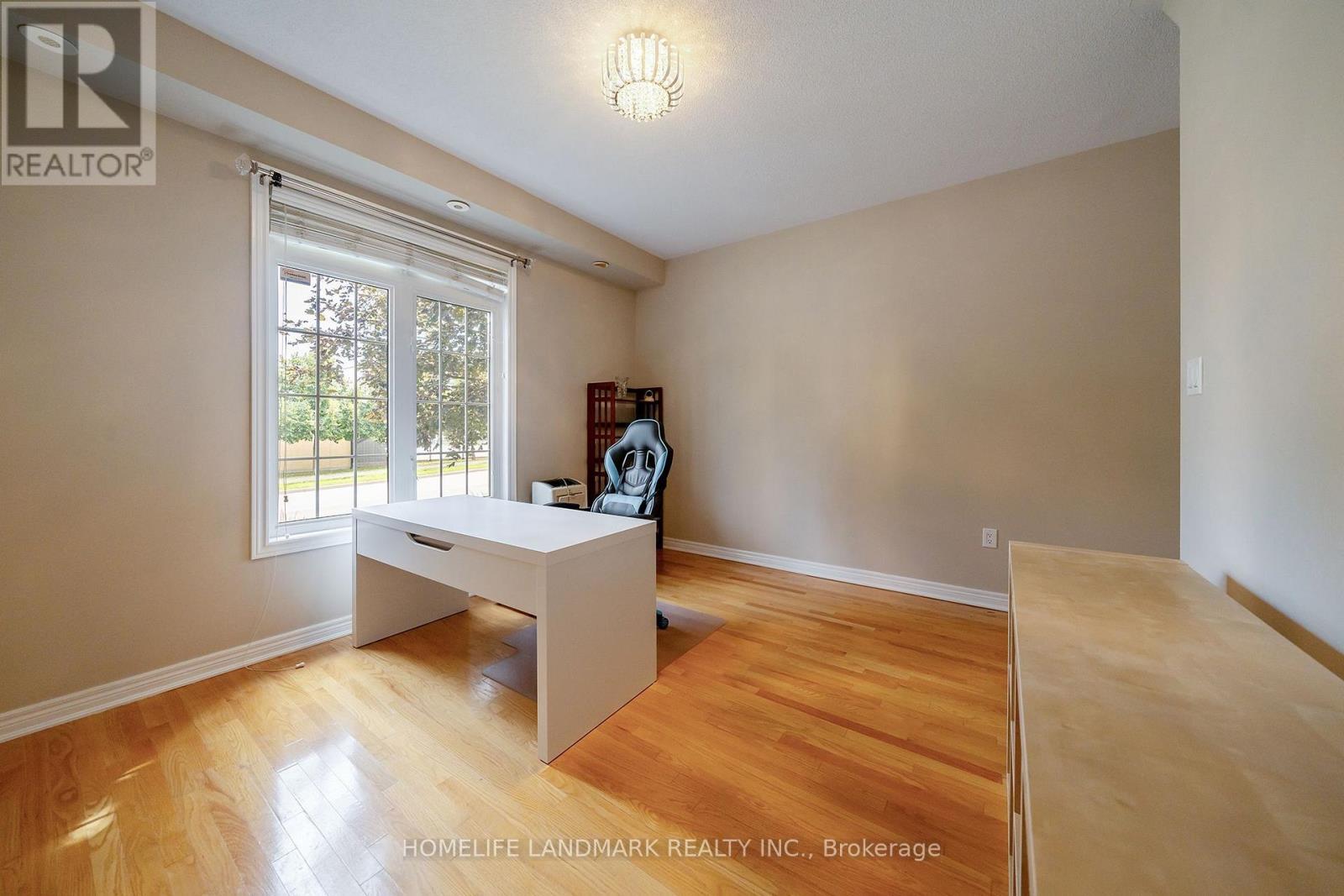 15 - 130 Park Street E, Mississauga, ON