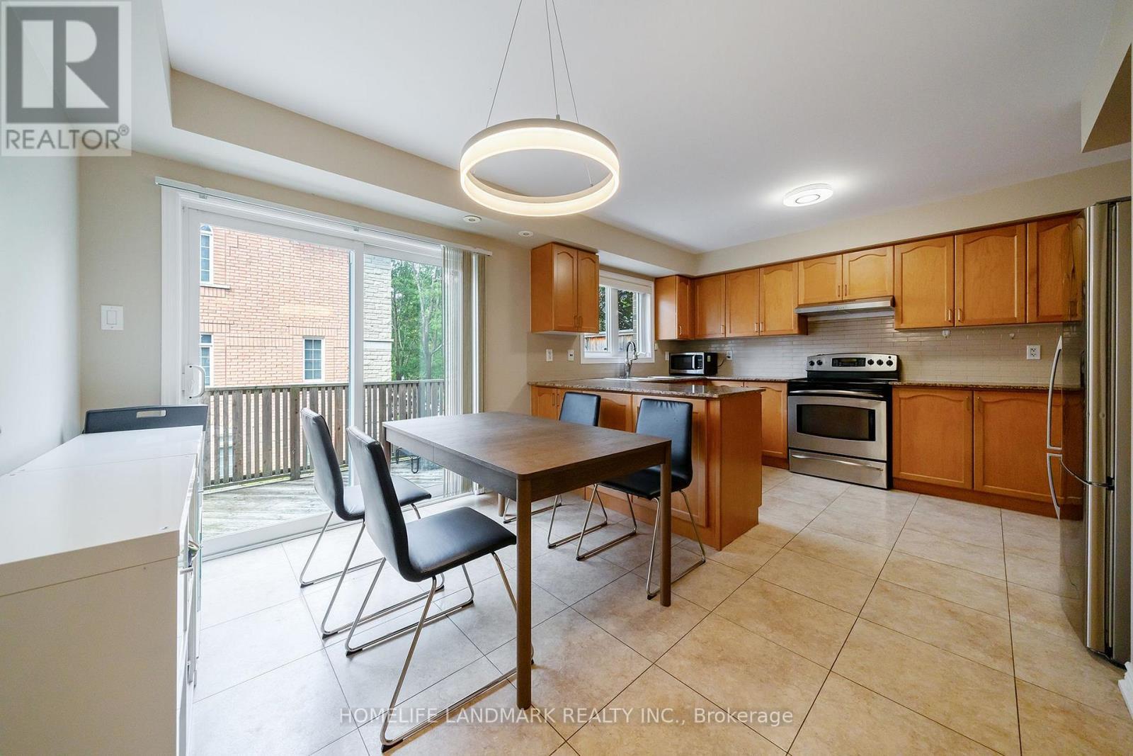 15 - 130 Park Street E, Mississauga, ON