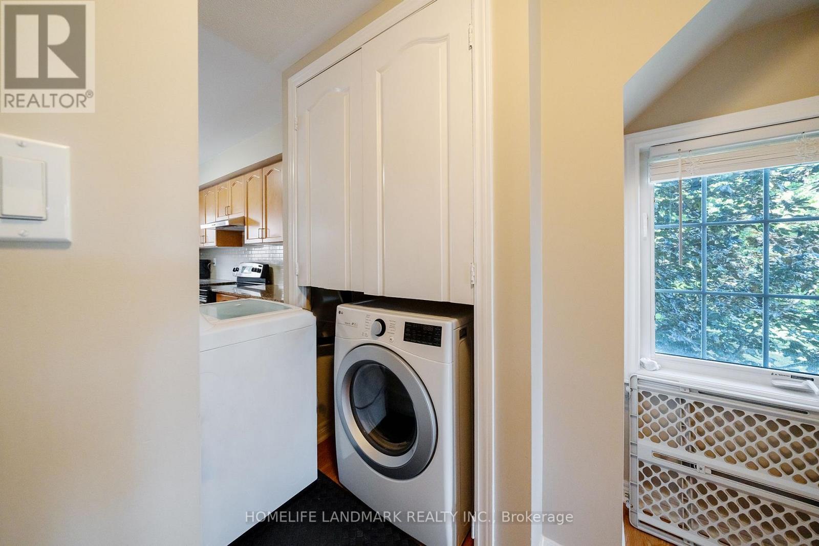 15 - 130 Park Street E, Mississauga, ON