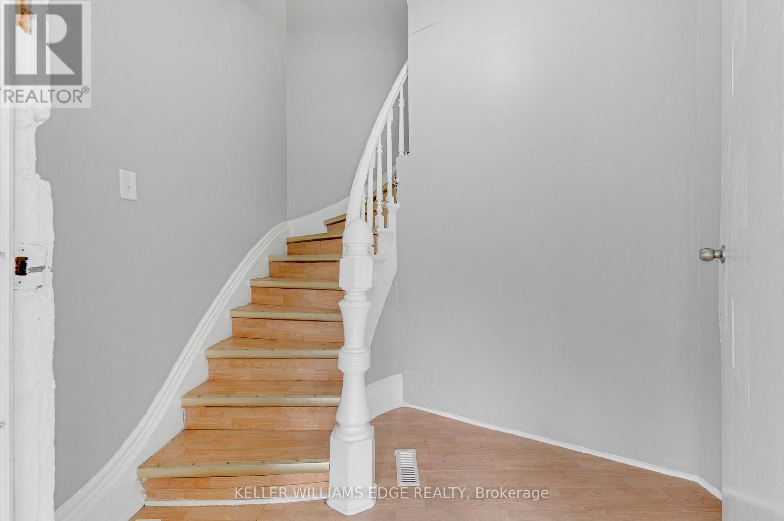 211 Wentworth Street N, Hamilton, ON