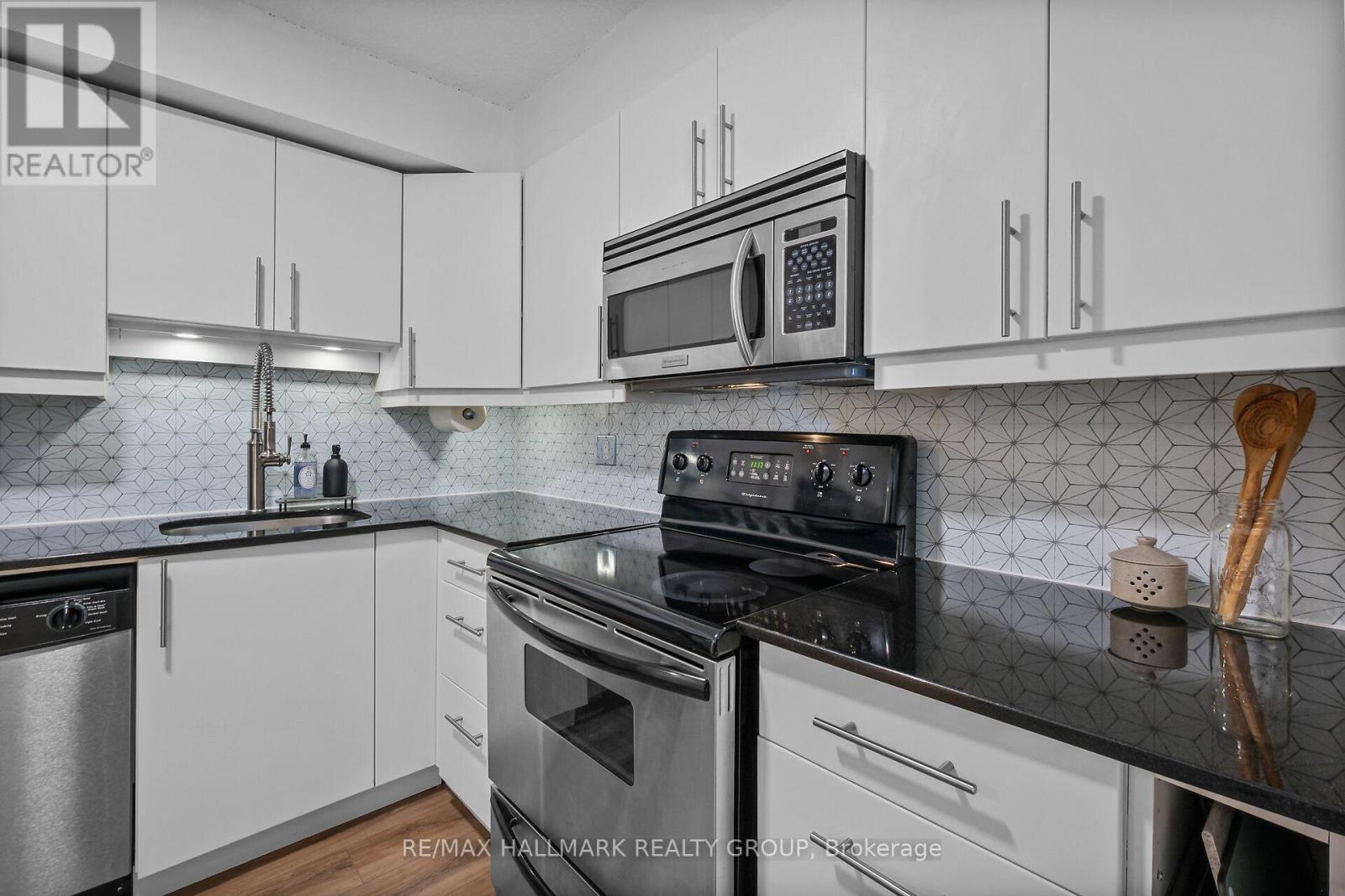 604 - 199 Kent Street, Ottawa, ON