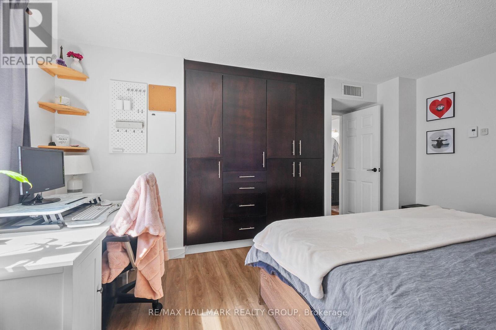 604 - 199 Kent Street, Ottawa, ON