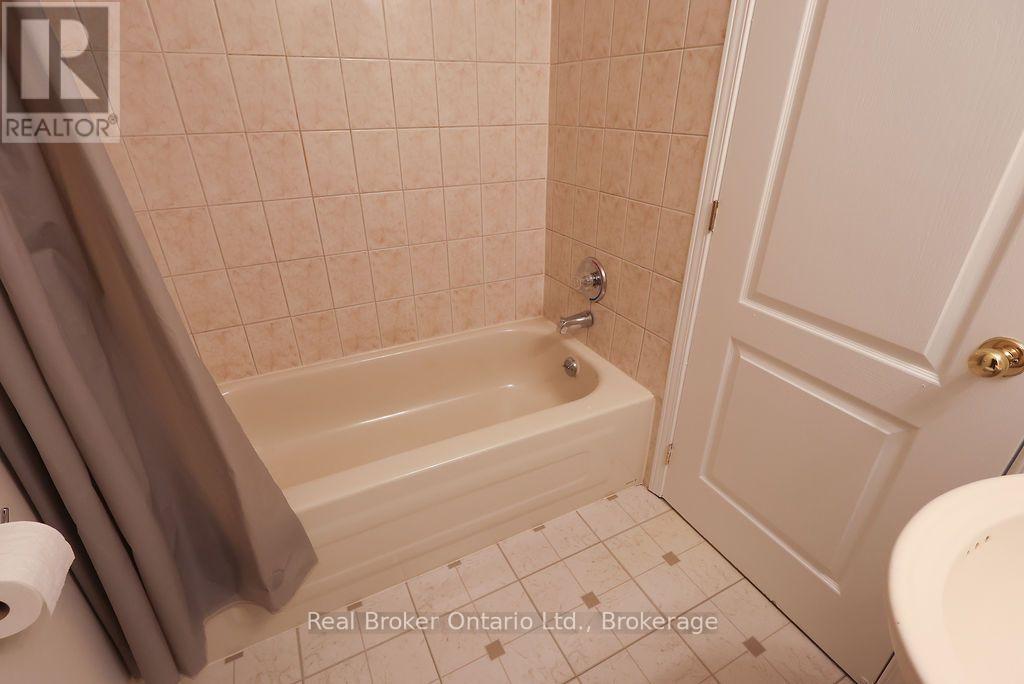 Downstairs Bathroom - 342 Fleming Drive, London East (East D), ON