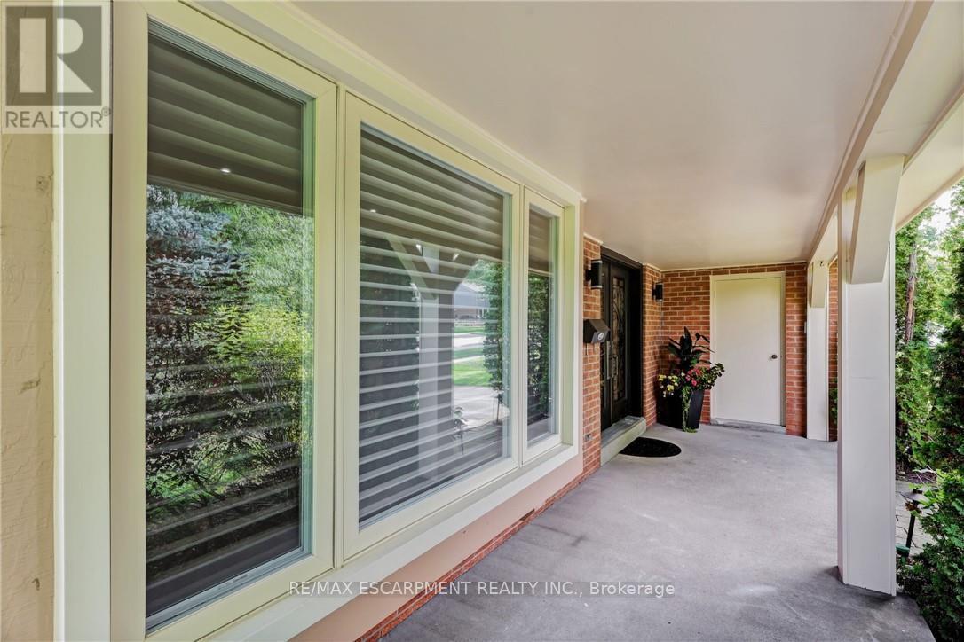 2284 Mansfield Drive, Burlington, ON