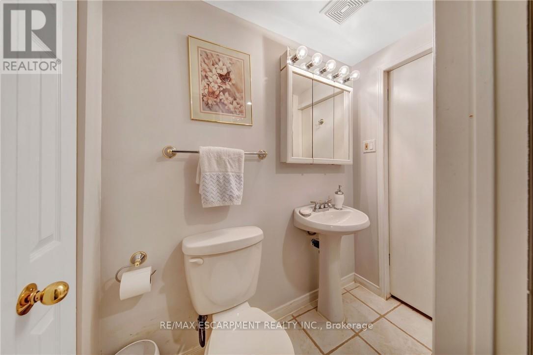 2284 Mansfield Drive, Burlington, ON