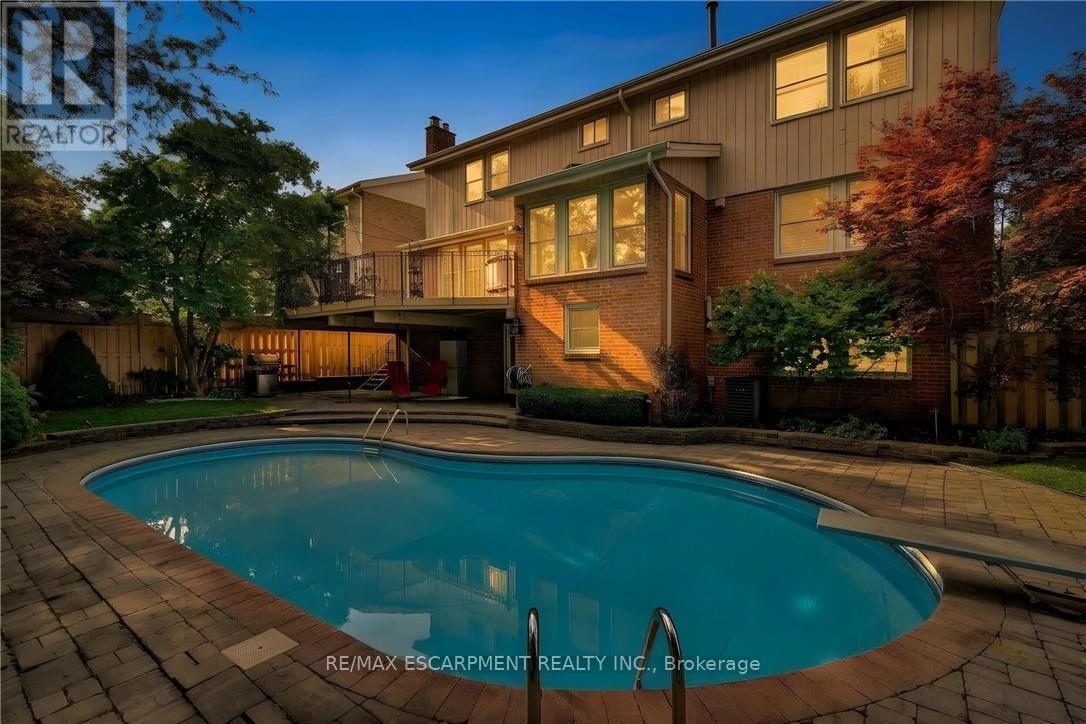 2284 Mansfield Drive, Burlington, ON