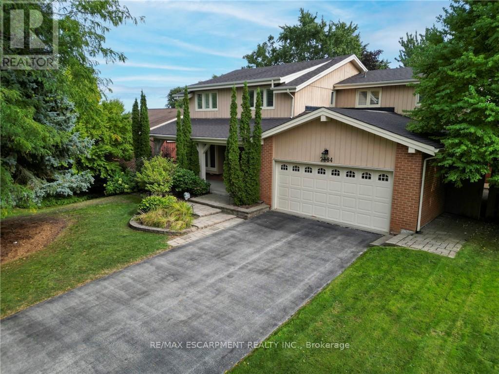 2284 Mansfield Drive, Burlington, ON