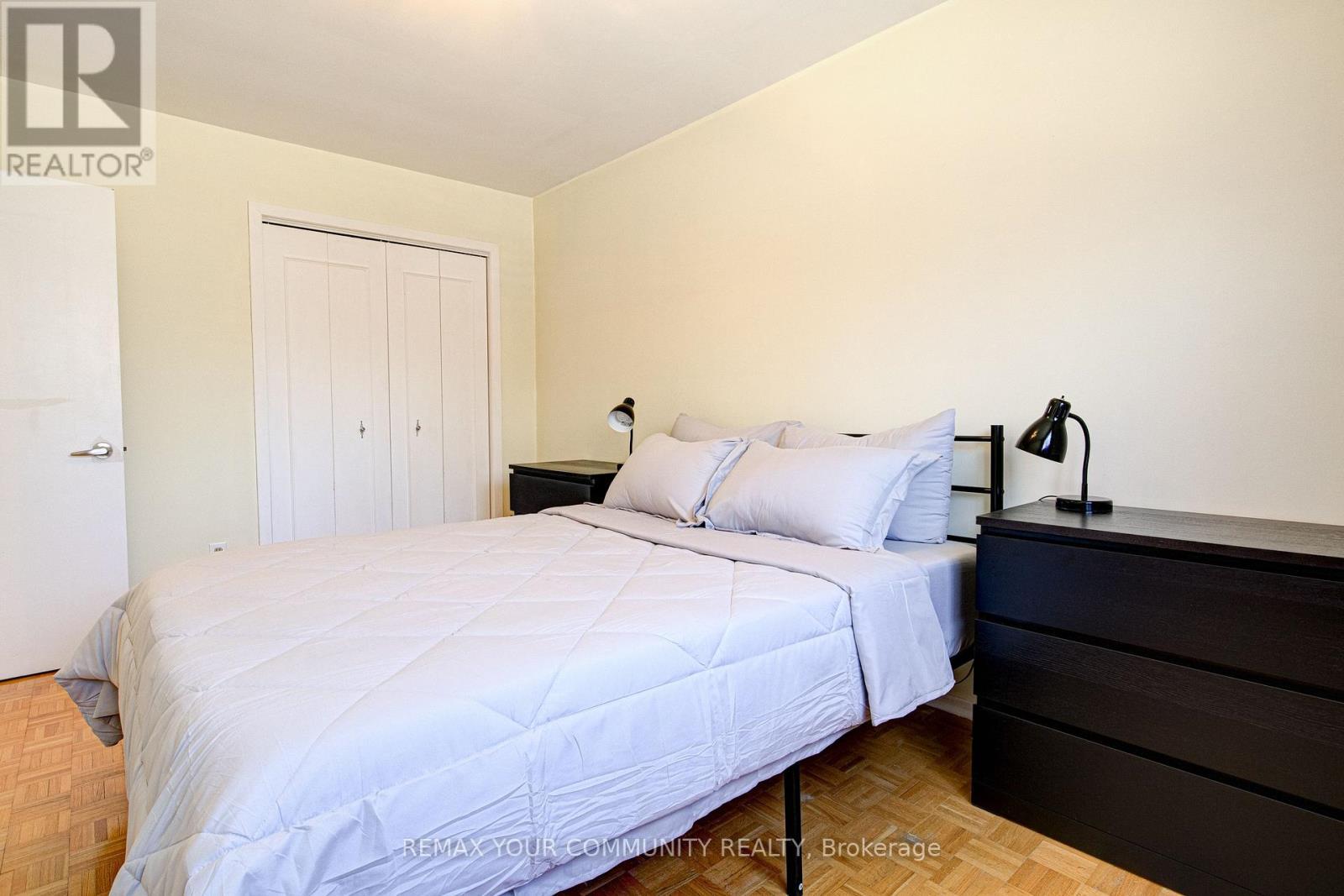 557 Glen Manor Boulevard, Waterloo, ON
