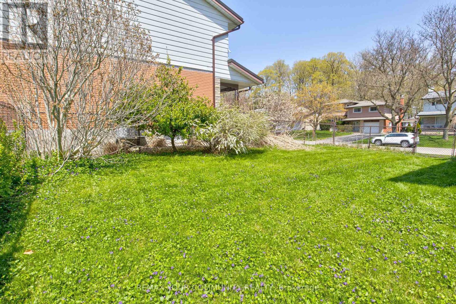 557 Glen Manor Boulevard, Waterloo, ON