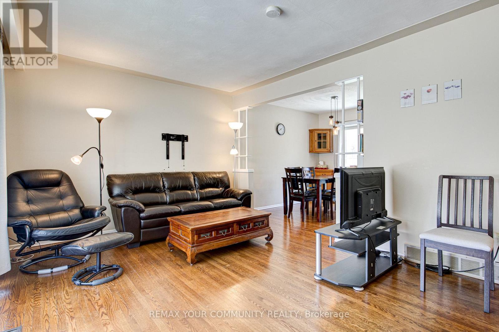 557 Glen Manor Boulevard, Waterloo, ON