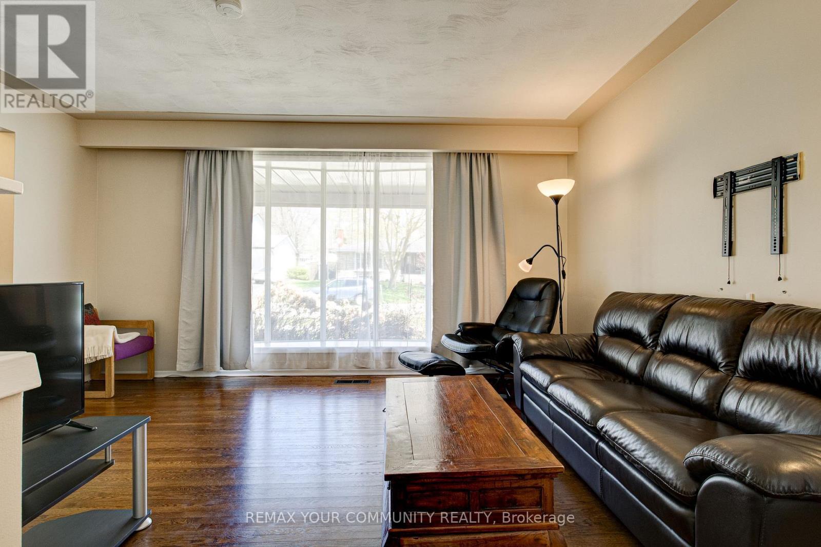 557 Glen Manor Boulevard, Waterloo, ON
