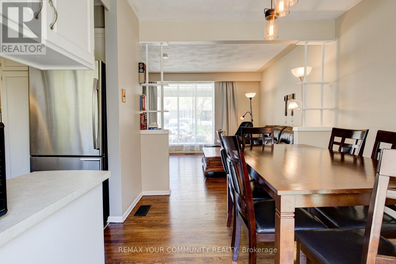 557 Glen Manor Boulevard, Waterloo, ON