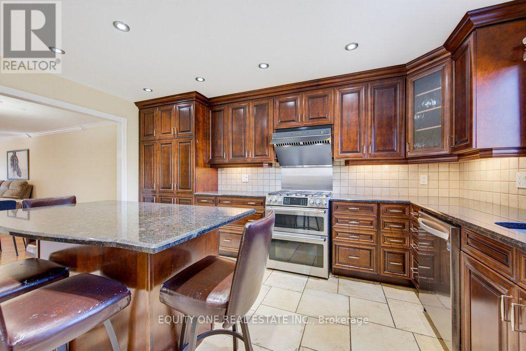 35 Ivylea Street, Ottawa, ON