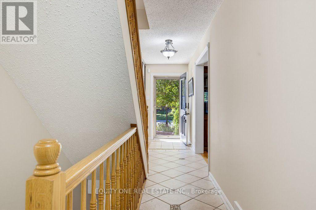 35 Ivylea Street, Ottawa, ON