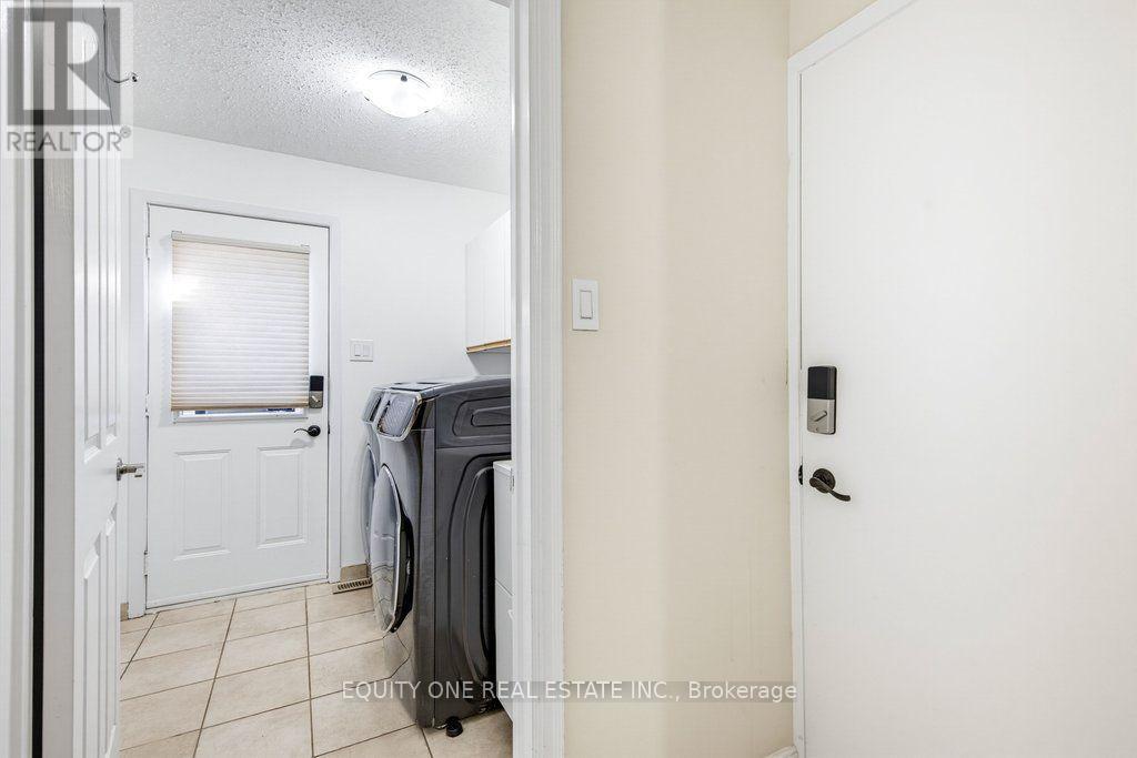 35 Ivylea Street, Ottawa, ON