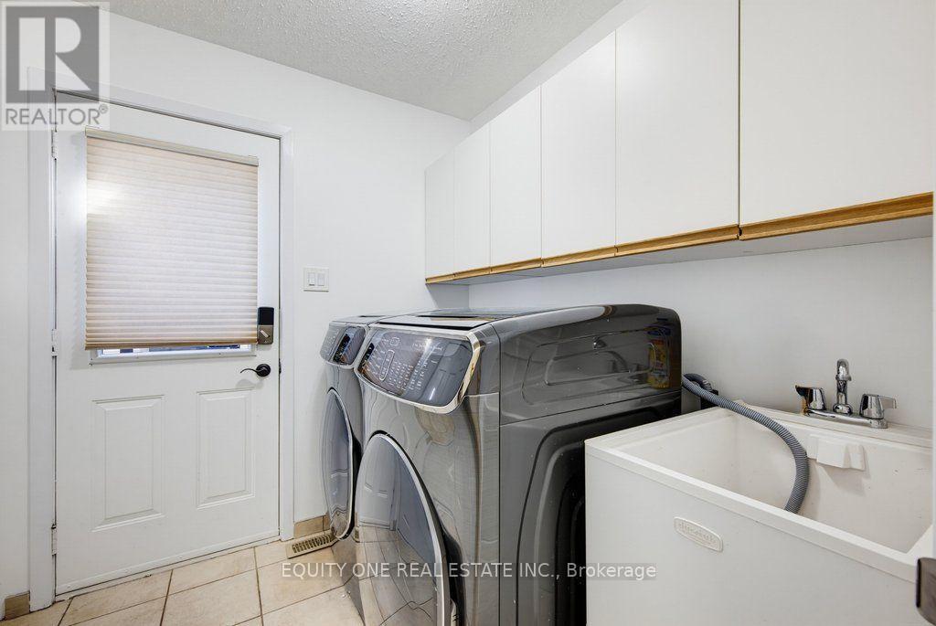 35 Ivylea Street, Ottawa, ON