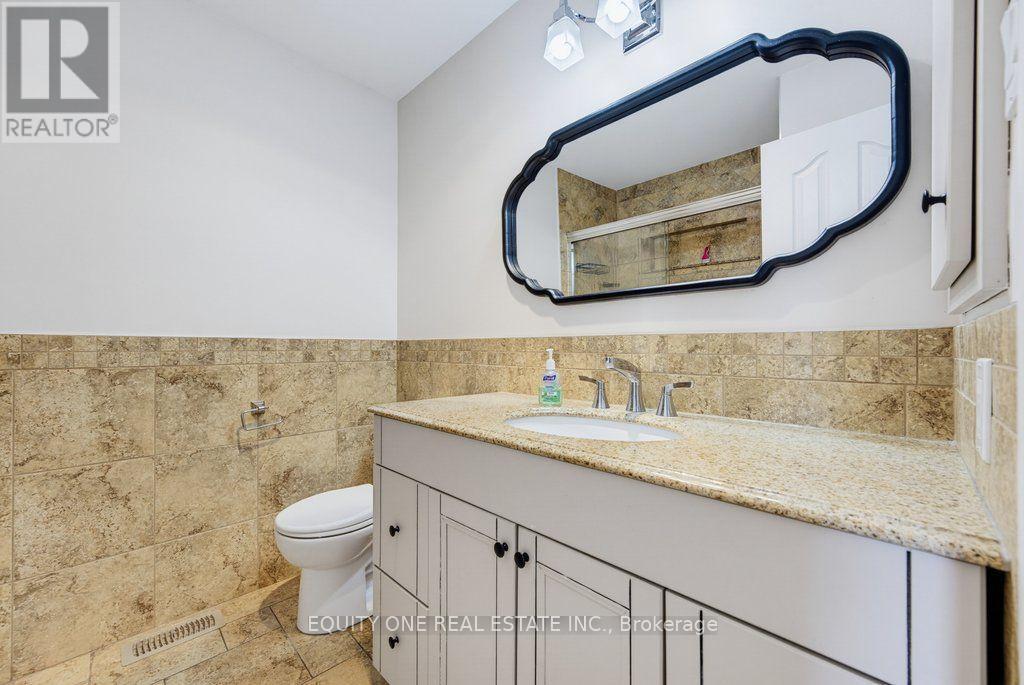 35 Ivylea Street, Ottawa, ON