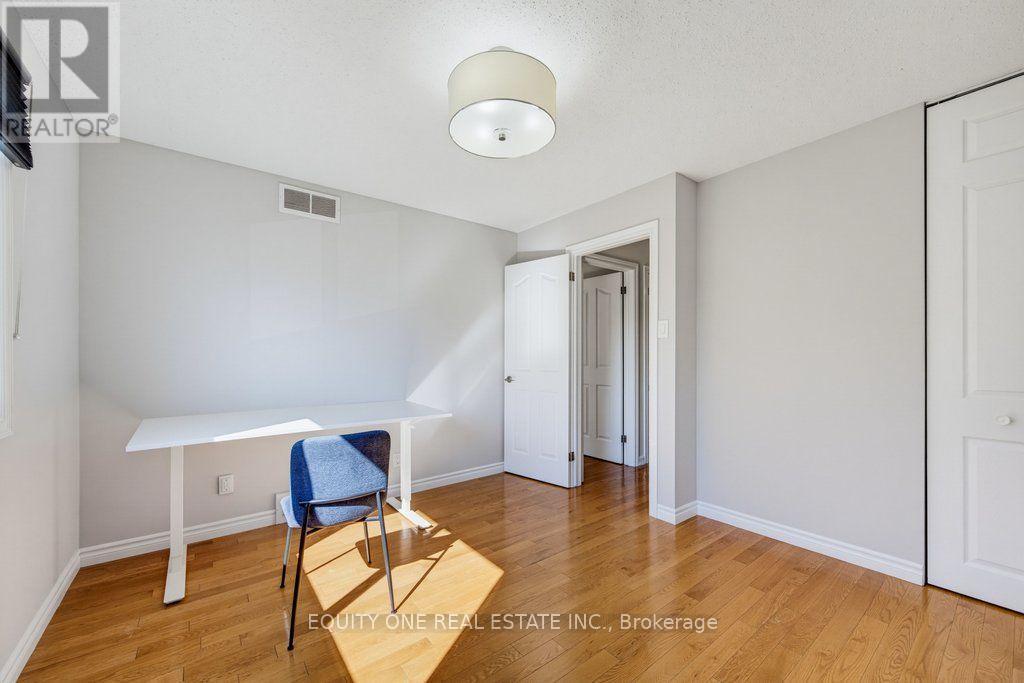 35 Ivylea Street, Ottawa, ON