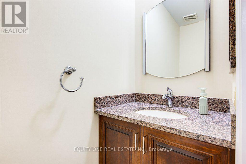 35 Ivylea Street, Ottawa, ON