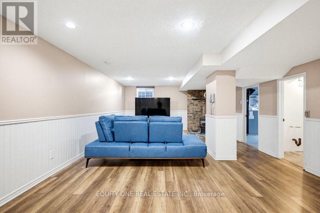 35 Ivylea Street, Ottawa, ON