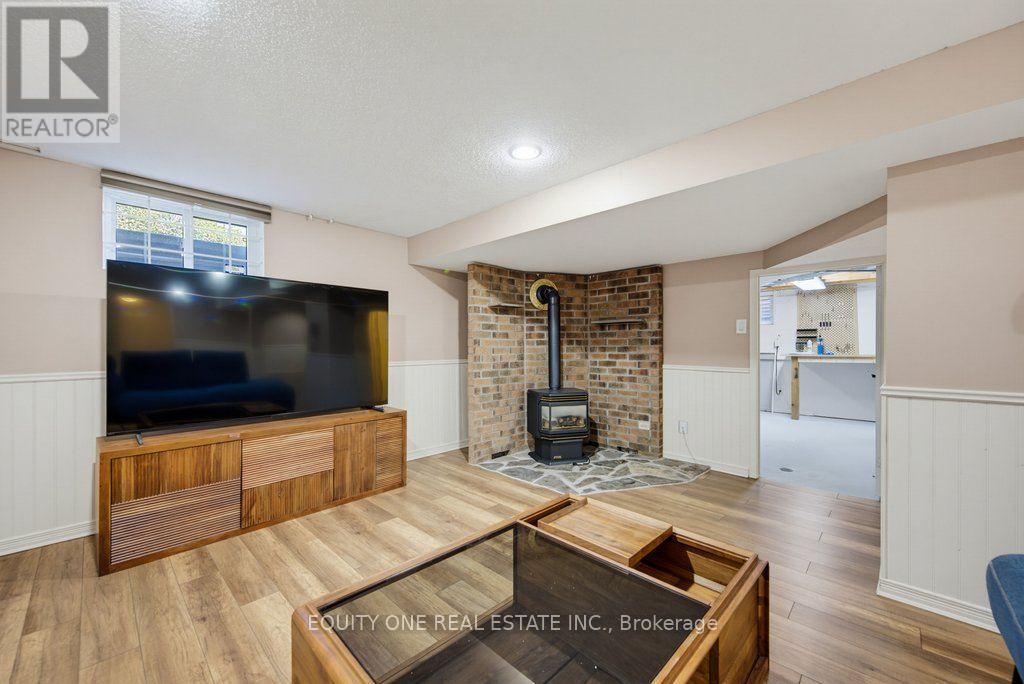 35 Ivylea Street, Ottawa, ON