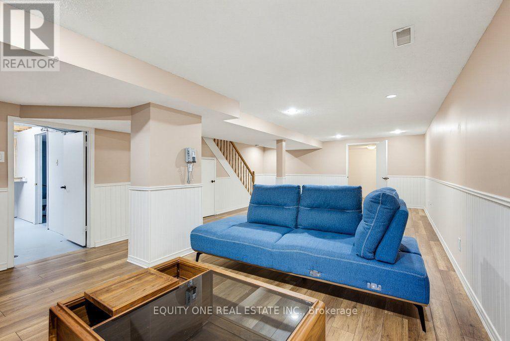 35 Ivylea Street, Ottawa, ON