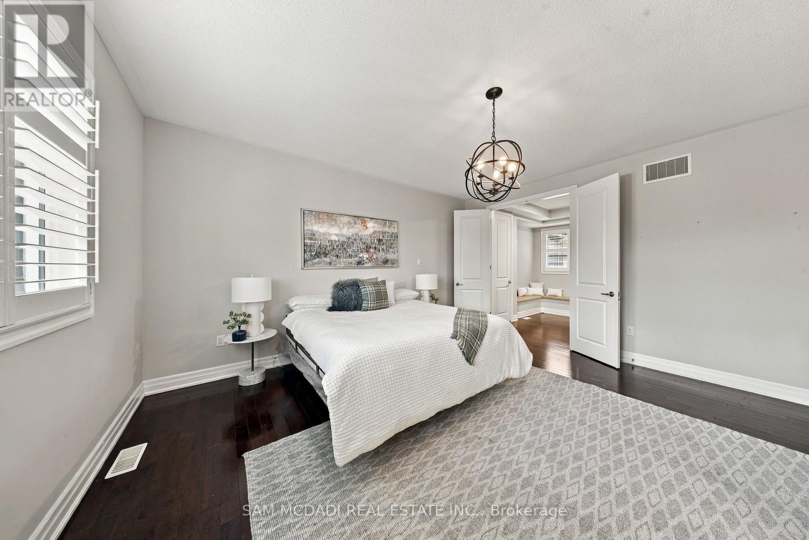 146 Mcwilliams Crescent, Oakville, ON