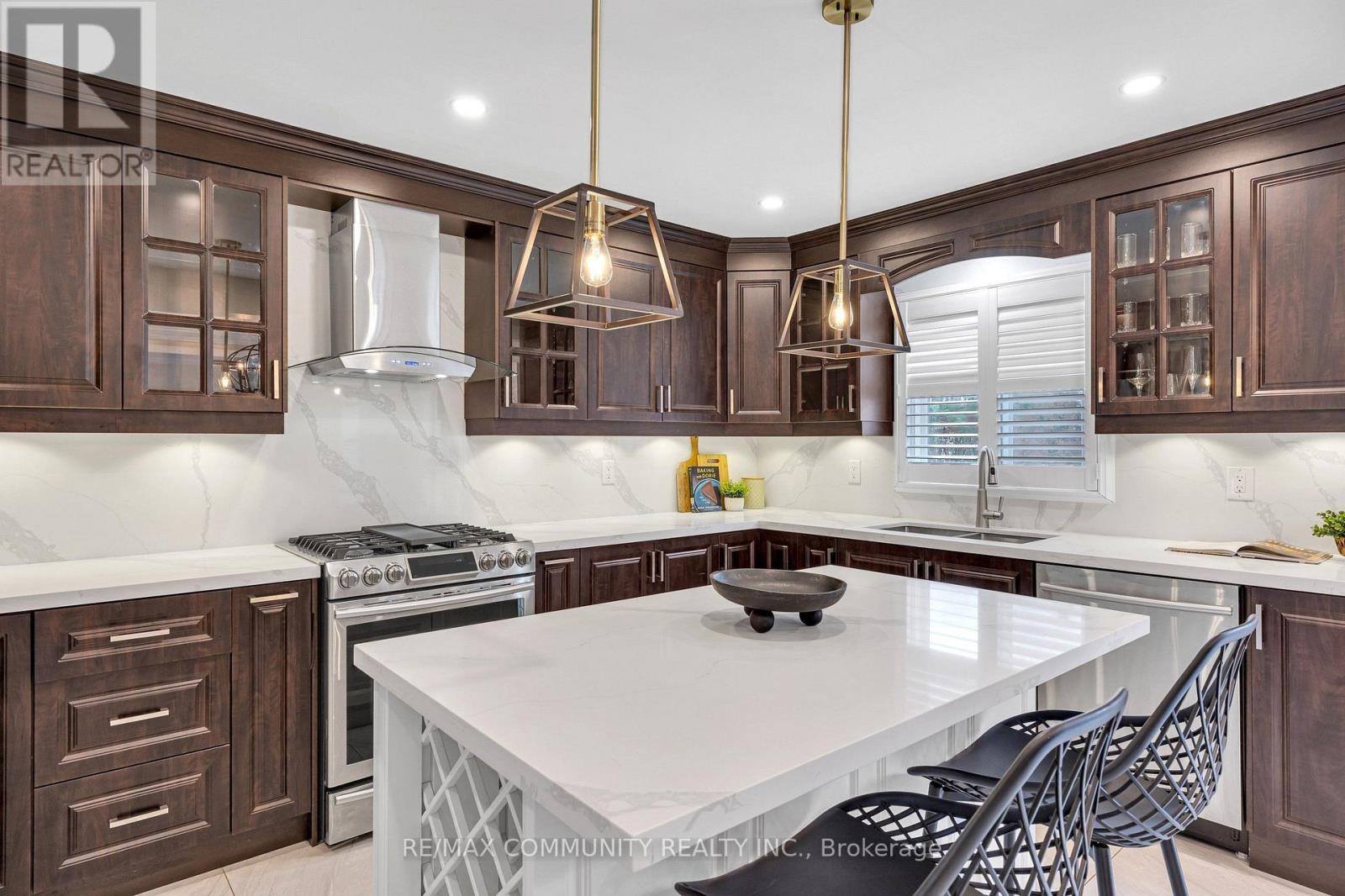 43 Fieldwood Drive, Toronto, ON
