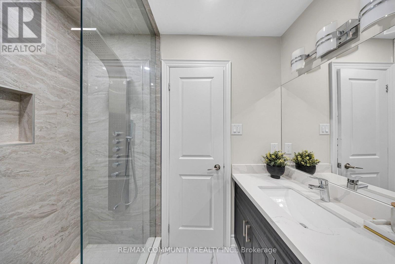 43 Fieldwood Drive, Toronto, ON