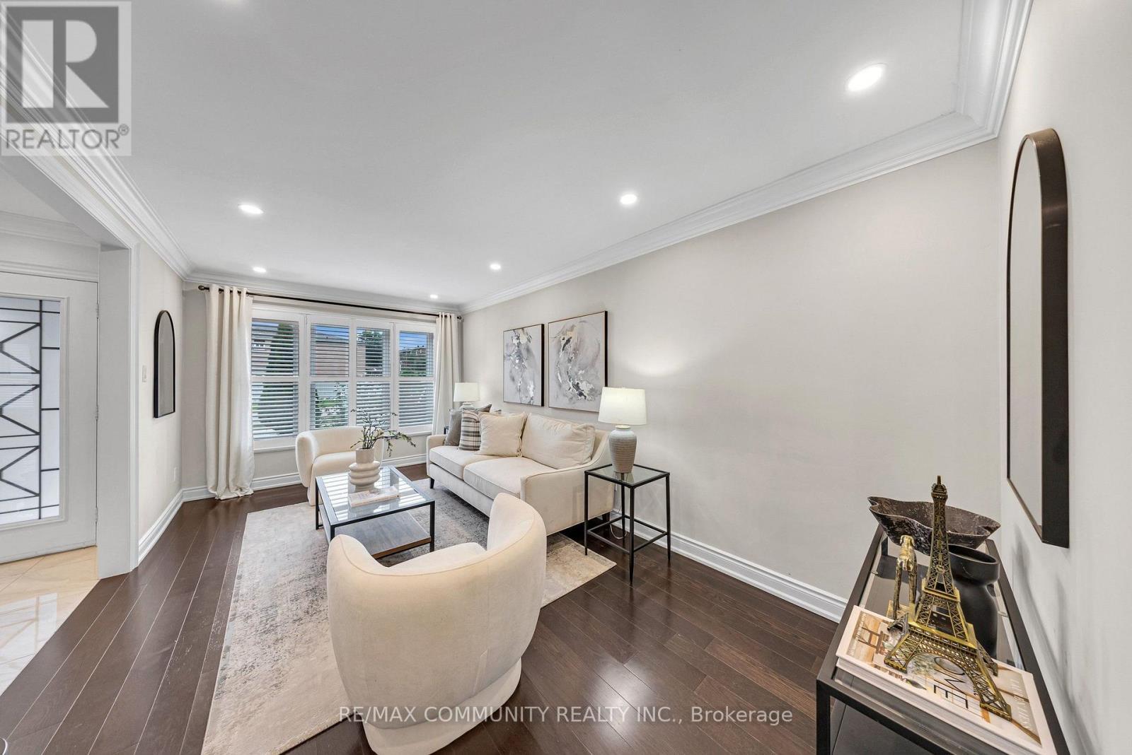 43 Fieldwood Drive, Toronto, ON