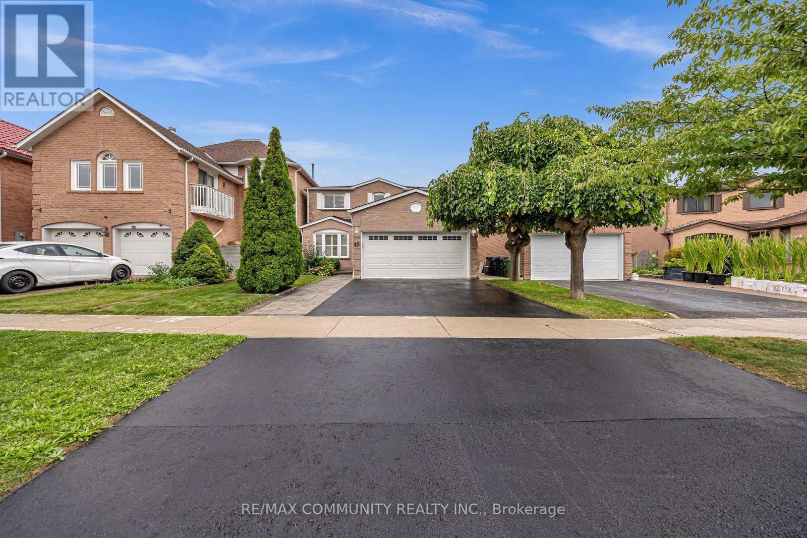 43 Fieldwood Drive, Toronto, ON
