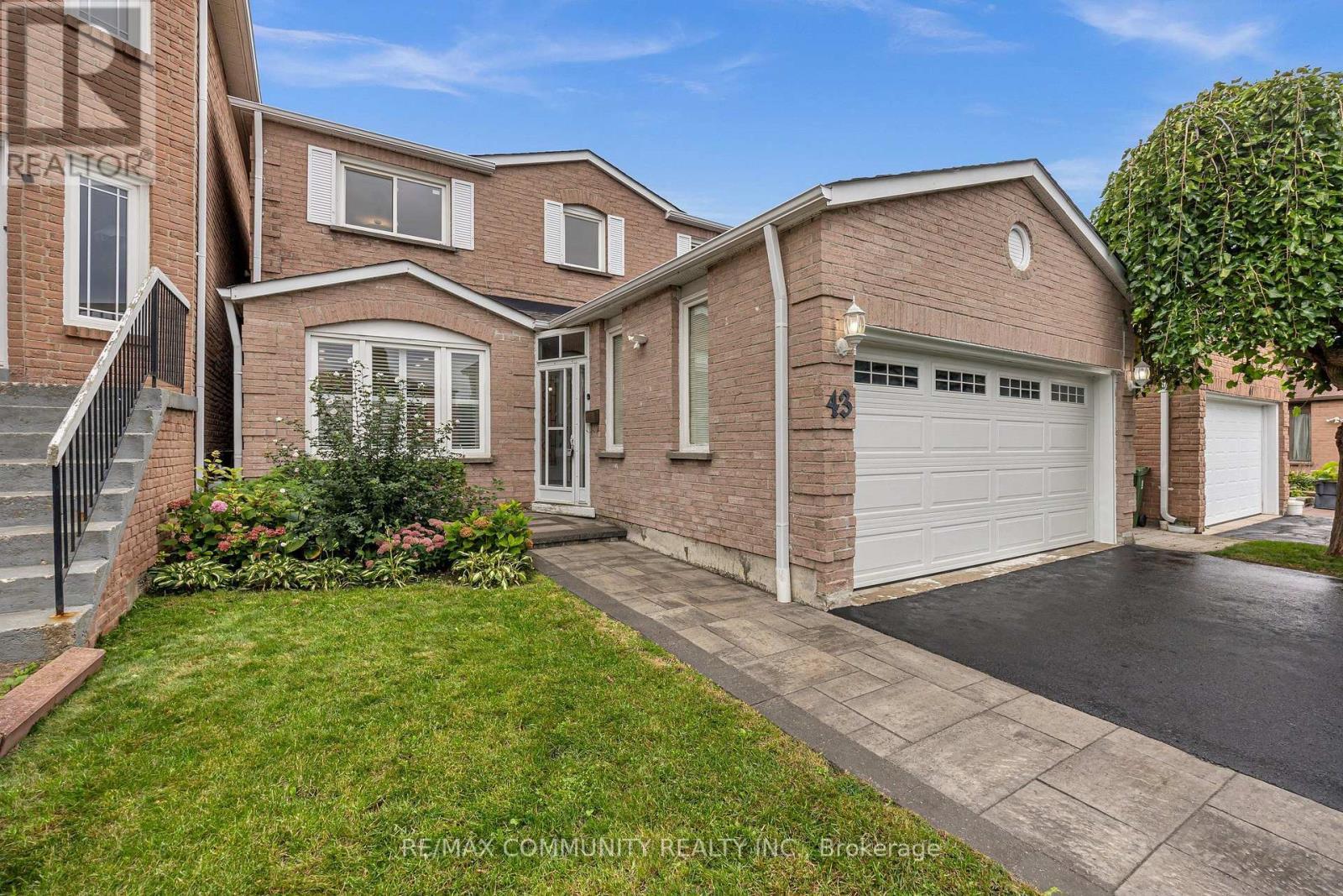 43 Fieldwood Drive, Toronto, ON