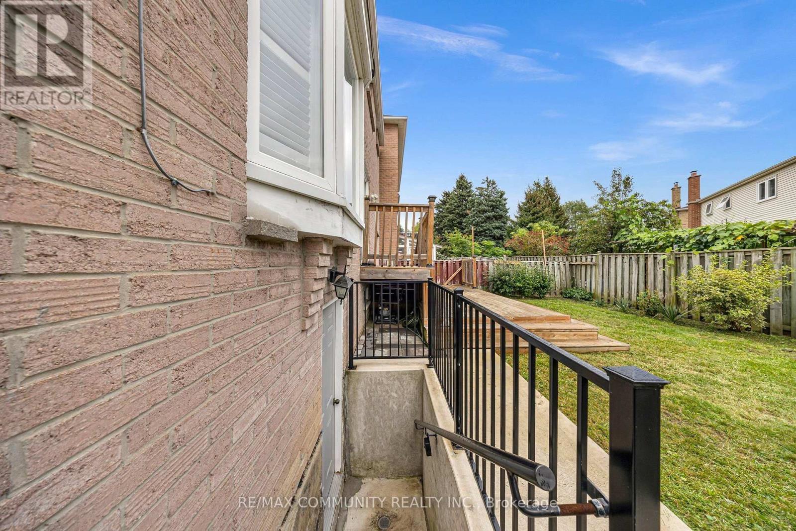 43 Fieldwood Drive, Toronto, ON